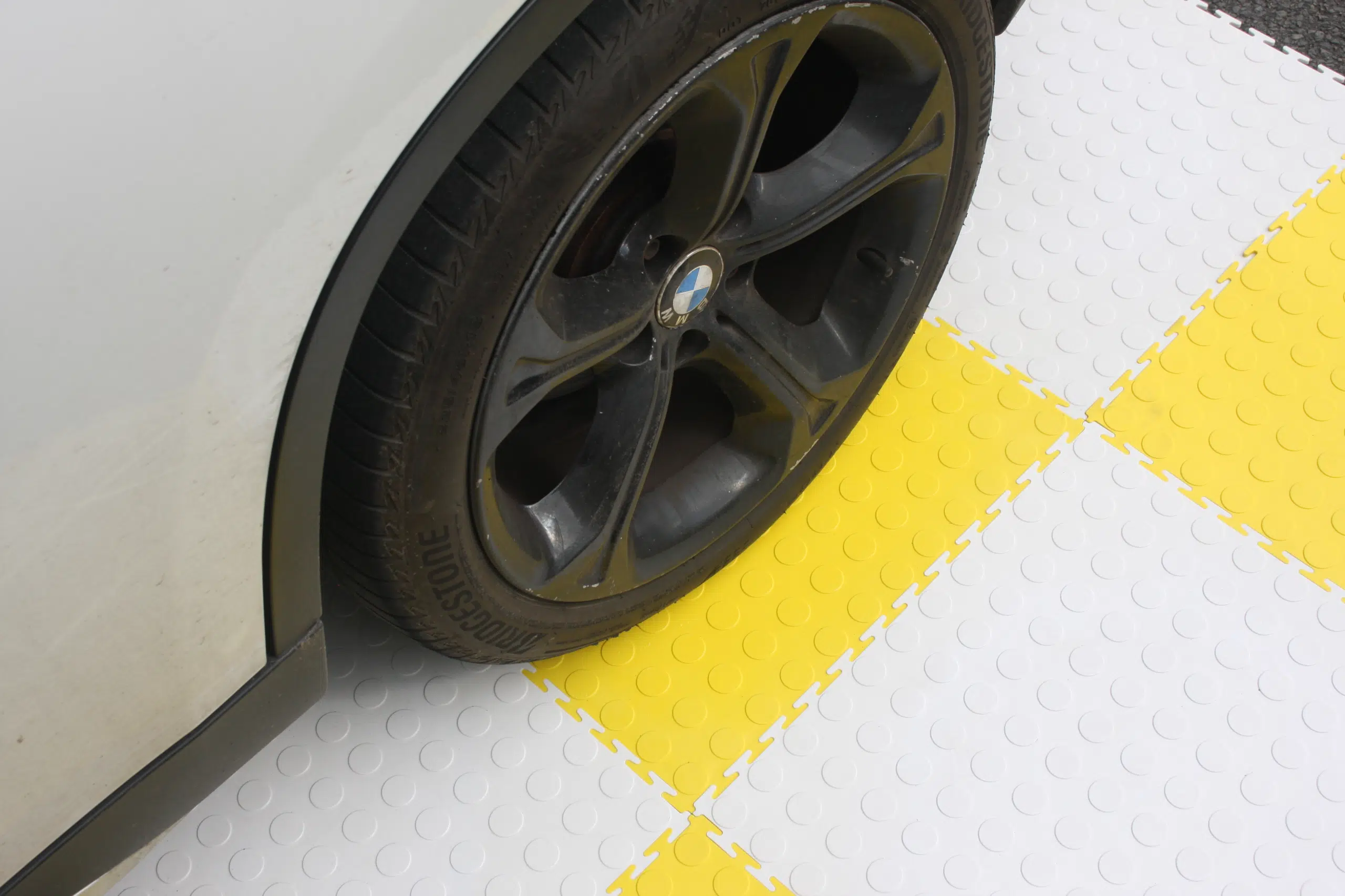 PVC Interlocking Floor Tiles PVC Interlocking Floor Tiles