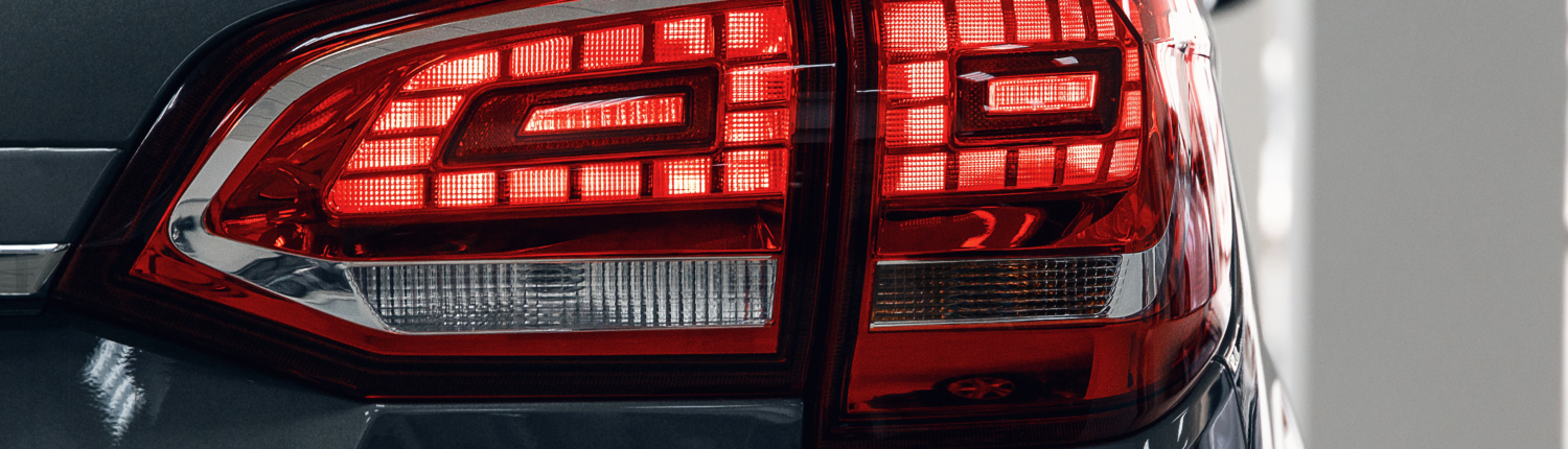 Injection moulded automotive rear light housing